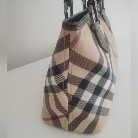 Burberry Nova Check Medium Tote - Picture 4 of 15